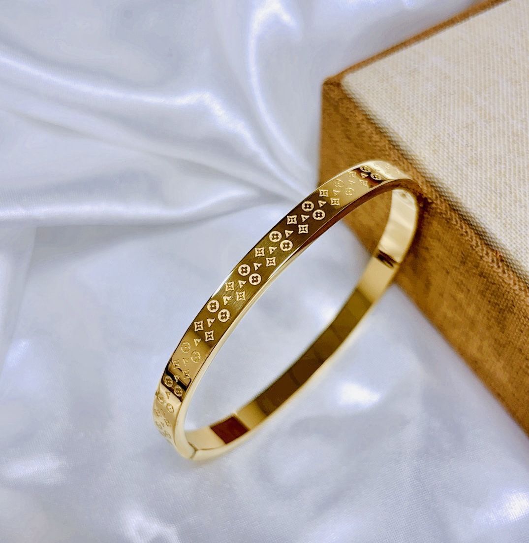 Engraved V Bangle - Gold