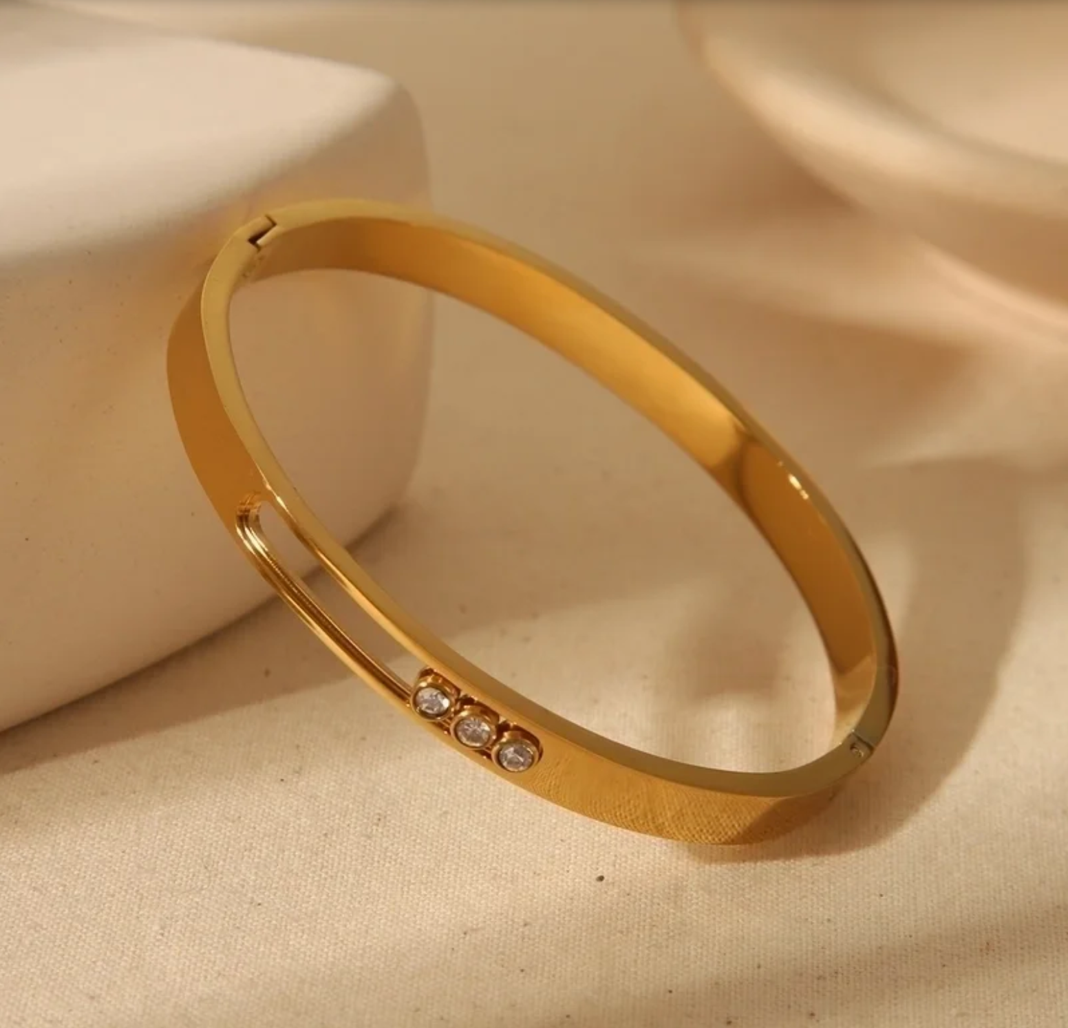Floating Pavé Bangle