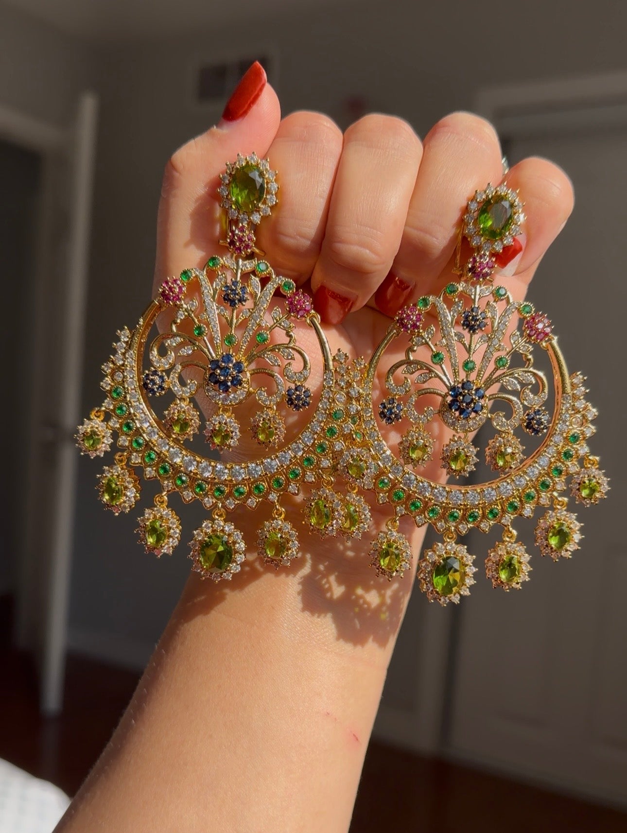 Victorian Chandbaalies