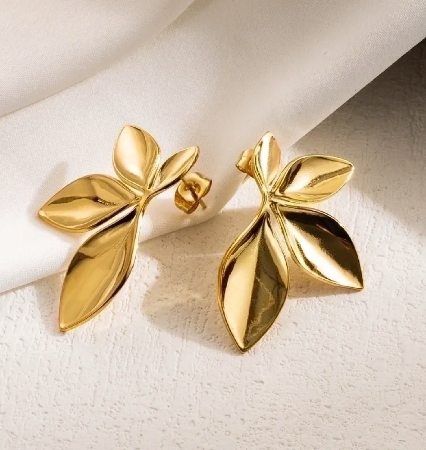 Plume Gold Earrings