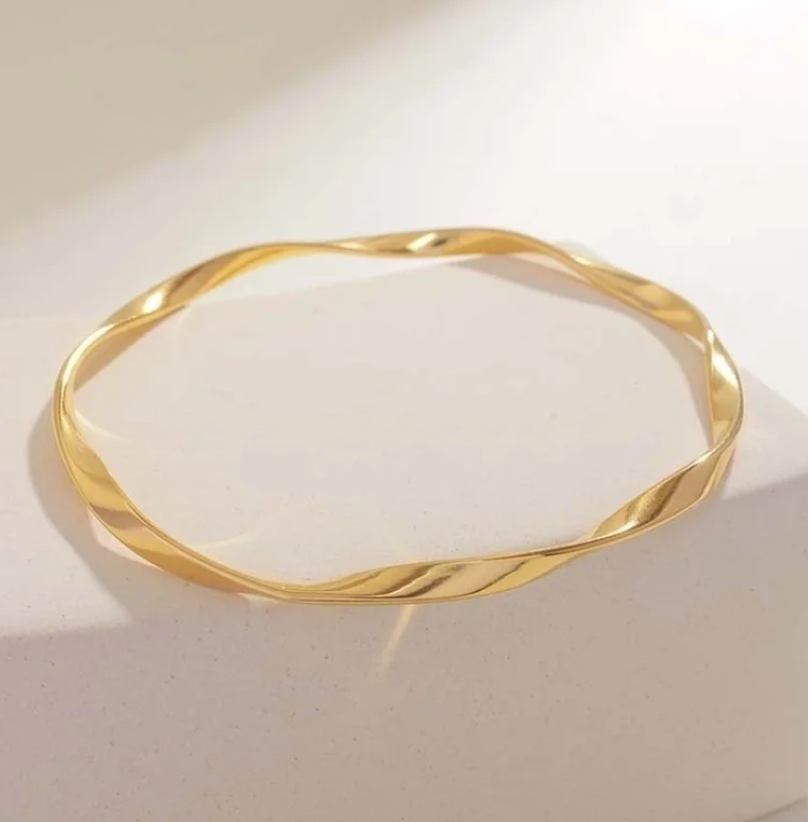 Twisted Bangle - 2.6