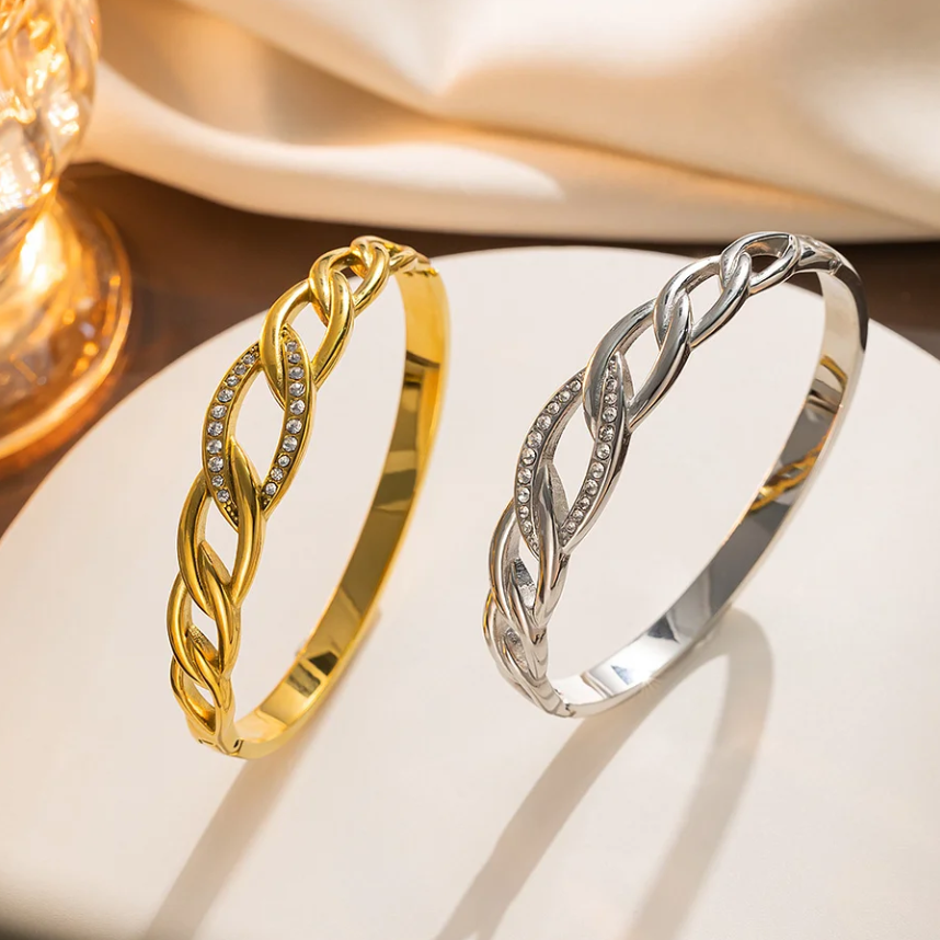 Midas Eyelet Bangle - Gold