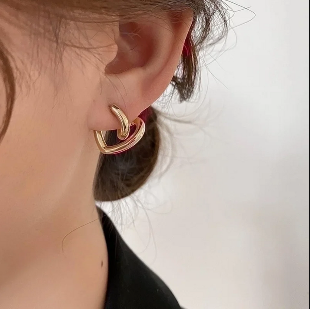 Twirling Heart Ear Studs