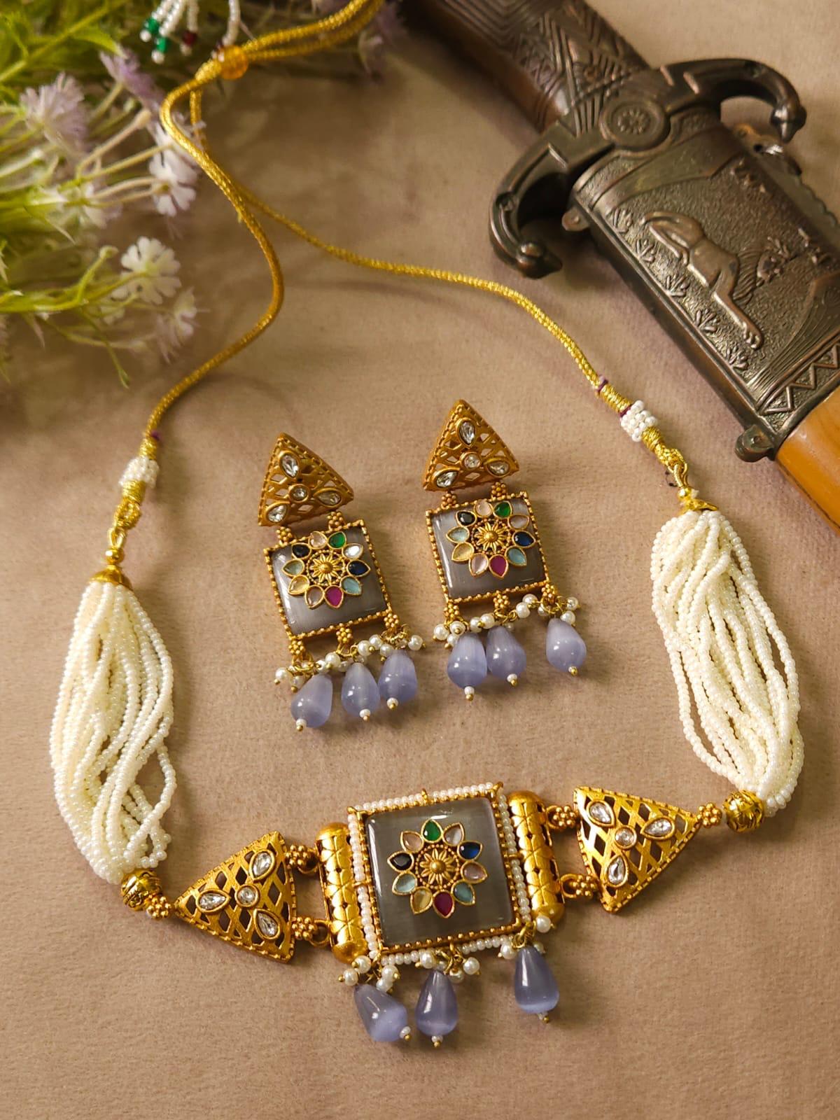 Monalisa Square Choker